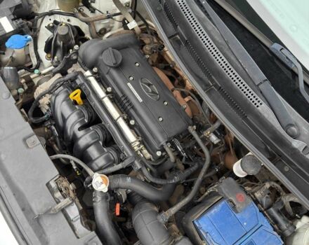 Білий Хендай Акцент, об'ємом двигуна 1.4 л та пробігом 82 тис. км за 9900 $, фото 16 на Automoto.ua