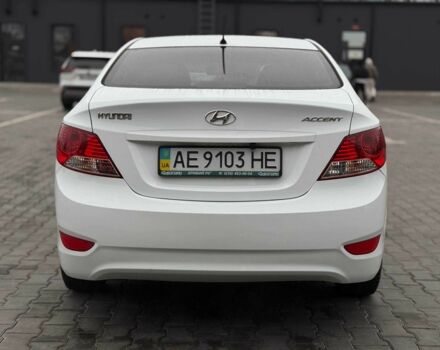 Білий Хендай Акцент, об'ємом двигуна 1.4 л та пробігом 82 тис. км за 9900 $, фото 5 на Automoto.ua