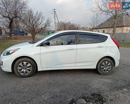 Білий Хендай Акцент, об'ємом двигуна 1.59 л та пробігом 181 тис. км за 7800 $, фото 5 на Automoto.ua
