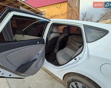 Білий Хендай Акцент, об'ємом двигуна 1.59 л та пробігом 181 тис. км за 7800 $, фото 11 на Automoto.ua