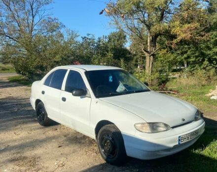 Белый Хендай Акцент, объемом двигателя 1.5 л и пробегом 400 тыс. км за 1600 $, фото 2 на Automoto.ua