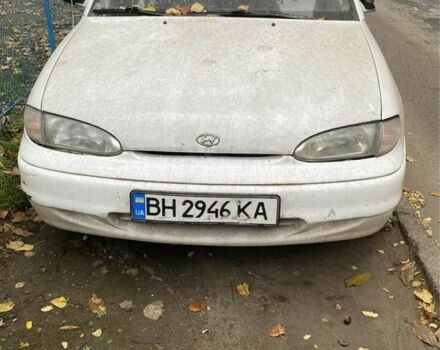 Белый Хендай Акцент, объемом двигателя 1.5 л и пробегом 100 тыс. км за 2200 $, фото 1 на Automoto.ua