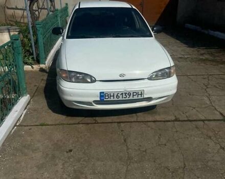 Белый Хендай Акцент, объемом двигателя 1.5 л и пробегом 400 тыс. км за 1600 $, фото 3 на Automoto.ua