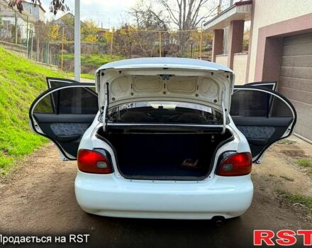 Белый Хендай Акцент, объемом двигателя 1.5 л и пробегом 300 тыс. км за 1550 $, фото 7 на Automoto.ua