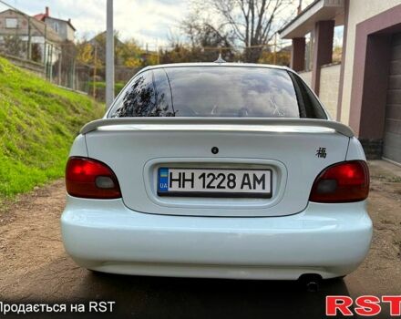 Белый Хендай Акцент, объемом двигателя 1.5 л и пробегом 300 тыс. км за 1550 $, фото 6 на Automoto.ua