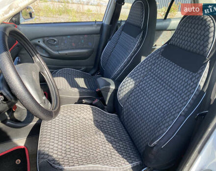 Белый Хендай Акцент, объемом двигателя 1.5 л и пробегом 320 тыс. км за 2400 $, фото 7 на Automoto.ua