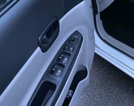 Білий Хендай Акцент, об'ємом двигуна 1.4 л та пробігом 213 тис. км за 4900 $, фото 12 на Automoto.ua