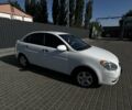 Белый Хендай Акцент, объемом двигателя 1.4 л и пробегом 225 тыс. км за 5000 $, фото 1 на Automoto.ua
