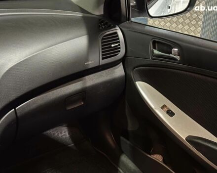 Белый Хендай Акцент, объемом двигателя 1.6 л и пробегом 163 тыс. км за 7990 $, фото 20 на Automoto.ua