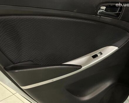 Белый Хендай Акцент, объемом двигателя 1.6 л и пробегом 163 тыс. км за 7990 $, фото 10 на Automoto.ua