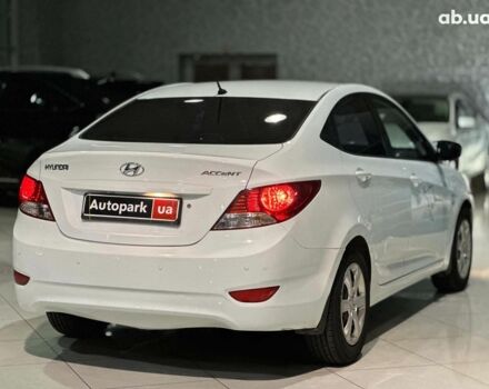 Белый Хендай Акцент, объемом двигателя 1.6 л и пробегом 163 тыс. км за 7990 $, фото 3 на Automoto.ua