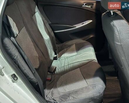 Белый Хендай Акцент, объемом двигателя 1.6 л и пробегом 163 тыс. км за 7990 $, фото 11 на Automoto.ua