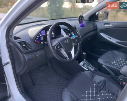 Білий Хендай Акцент, об'ємом двигуна 1.4 л та пробігом 210 тис. км за 6999 $, фото 8 на Automoto.ua