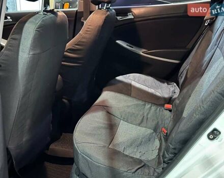 Белый Хендай Акцент, объемом двигателя 1.6 л и пробегом 163 тыс. км за 7990 $, фото 9 на Automoto.ua