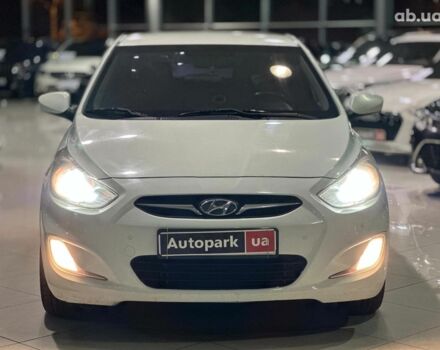 Белый Хендай Акцент, объемом двигателя 1.6 л и пробегом 163 тыс. км за 7990 $, фото 1 на Automoto.ua