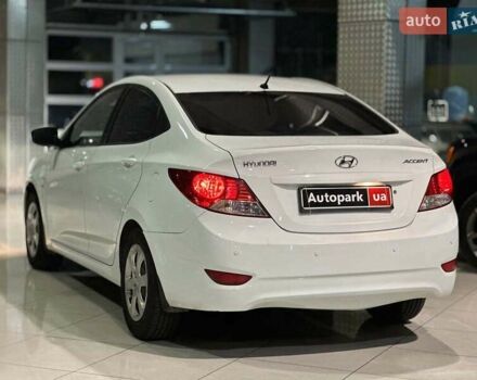 Белый Хендай Акцент, объемом двигателя 1.6 л и пробегом 163 тыс. км за 7990 $, фото 5 на Automoto.ua