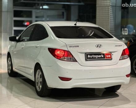 Белый Хендай Акцент, объемом двигателя 1.6 л и пробегом 163 тыс. км за 7990 $, фото 5 на Automoto.ua