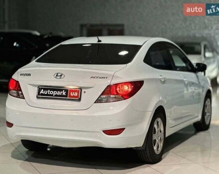 Белый Хендай Акцент, объемом двигателя 1.6 л и пробегом 163 тыс. км за 7990 $, фото 3 на Automoto.ua