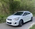 Белый Хендай Акцент, объемом двигателя 1.4 л и пробегом 200 тыс. км за 5850 $, фото 1 на Automoto.ua