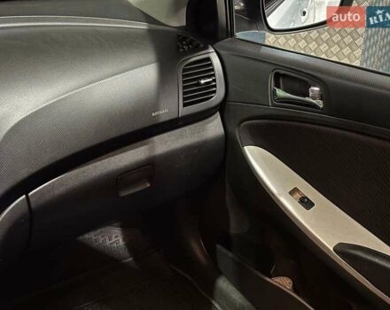 Белый Хендай Акцент, объемом двигателя 1.6 л и пробегом 163 тыс. км за 7990 $, фото 20 на Automoto.ua