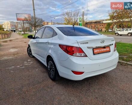 Белый Хендай Акцент, объемом двигателя 1.59 л и пробегом 197 тыс. км за 8800 $, фото 4 на Automoto.ua