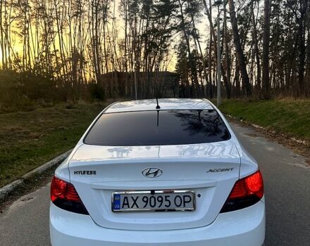 Белый Хендай Акцент, объемом двигателя 1.6 л и пробегом 250 тыс. км за 6300 $, фото 4 на Automoto.ua