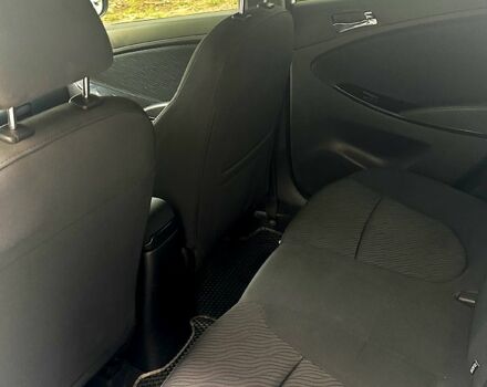 Белый Хендай Акцент, объемом двигателя 1.6 л и пробегом 250 тыс. км за 6300 $, фото 8 на Automoto.ua