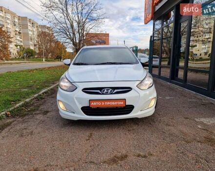 Белый Хендай Акцент, объемом двигателя 1.59 л и пробегом 197 тыс. км за 8800 $, фото 1 на Automoto.ua