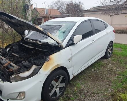 Білий Хендай Акцент, об'ємом двигуна 1.6 л та пробігом 384 тис. км за 2000 $, фото 7 на Automoto.ua