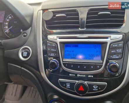 Белый Хендай Акцент, объемом двигателя 1.59 л и пробегом 197 тыс. км за 8800 $, фото 14 на Automoto.ua