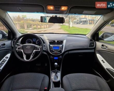 Белый Хендай Акцент, объемом двигателя 1.59 л и пробегом 197 тыс. км за 8800 $, фото 8 на Automoto.ua