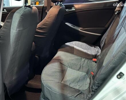 Белый Хендай Акцент, объемом двигателя 1.6 л и пробегом 163 тыс. км за 7990 $, фото 9 на Automoto.ua