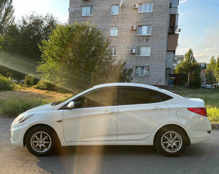Хендай Акцент 2011 у Запоріжжя на Automoto.ua Білий Хендай Акцент, об'ємом двигуна 1.4 л та пробігом 125 тис. км за 9000 $, фото 6 на Automoto.ua