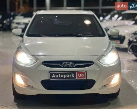 Белый Хендай Акцент, объемом двигателя 1.6 л и пробегом 163 тыс. км за 7990 $, фото 1 на Automoto.ua