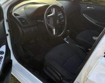 Белый Хендай Акцент, объемом двигателя 1.6 л и пробегом 240 тыс. км за 7300 $, фото 9 на Automoto.ua