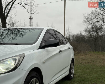 Білий Хендай Акцент, об'ємом двигуна 0 л та пробігом 97 тис. км за 6500 $, фото 4 на Automoto.ua