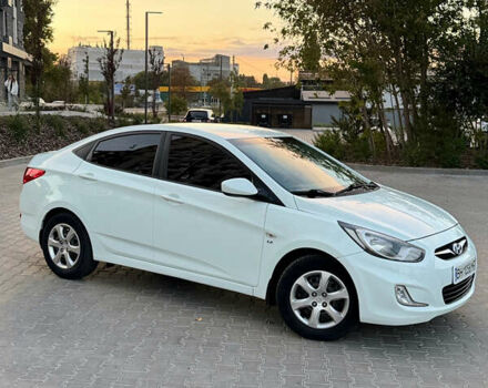 Білий Хендай Акцент, об'ємом двигуна 1.6 л та пробігом 118 тис. км за 8300 $, фото 1 на Automoto.ua