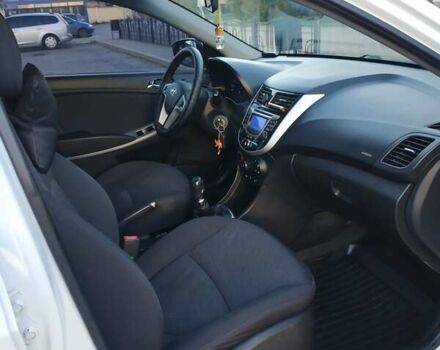 Белый Хендай Акцент, объемом двигателя 1.4 л и пробегом 110 тыс. км за 8200 $, фото 10 на Automoto.ua