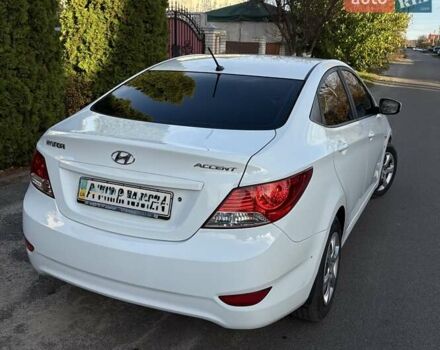 Белый Хендай Акцент, объемом двигателя 1.6 л и пробегом 240 тыс. км за 7300 $, фото 2 на Automoto.ua