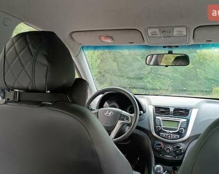 Хендай Акцент 2012 в Фастове на Automoto.ua Белый Хендай Акцент, объемом двигателя 1.4 л и пробегом 153 тыс. км за 7500 $, фото 9 на Automoto.ua