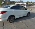 Белый Хендай Акцент, объемом двигателя 1.6 л и пробегом 150 тыс. км за 7300 $, фото 1 на Automoto.ua
