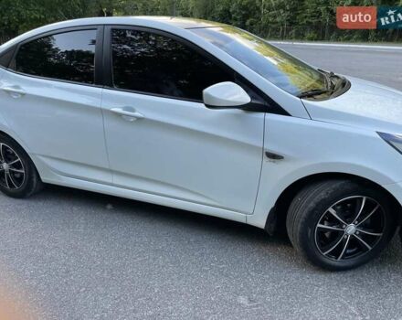 Белый Хендай Акцент, объемом двигателя 1.4 л и пробегом 126 тыс. км за 7750 $, фото 2 на Automoto.ua