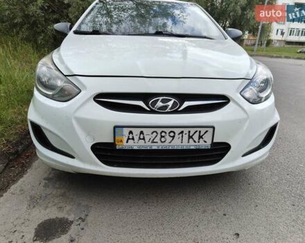 Белый Хендай Акцент, объемом двигателя 1.4 л и пробегом 216 тыс. км за 4200 $, фото 1 на Automoto.ua