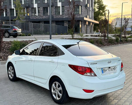 Білий Хендай Акцент, об'ємом двигуна 1.6 л та пробігом 118 тис. км за 8300 $, фото 4 на Automoto.ua