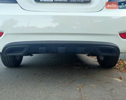 Белый Хендай Акцент, объемом двигателя 1.4 л и пробегом 65 тыс. км за 8150 $, фото 3 на Automoto.ua