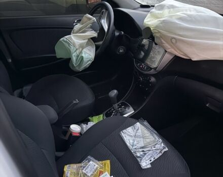 Білий Хендай Акцент, об'ємом двигуна 1.4 л та пробігом 83 тис. км за 4500 $, фото 10 на Automoto.ua