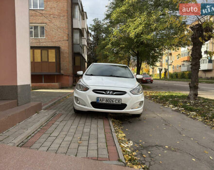 Хендай Акцент 2012 в Умани на Automoto.ua Белый Хендай Акцент, объемом двигателя 1.4 л и пробегом 105 тыс. км за 7250 $, фото 1 на Automoto.ua