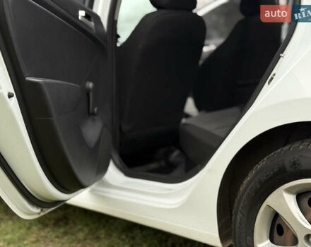 Білий Хендай Акцент, об'ємом двигуна 0 л та пробігом 97 тис. км за 6500 $, фото 20 на Automoto.ua