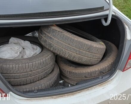 Белый Хендай Акцент, объемом двигателя 0 л и пробегом 122 тыс. км за 9538 $, фото 6 на Automoto.ua