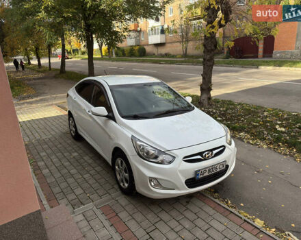 Хендай Акцент 2012 в Умани на Automoto.ua Белый Хендай Акцент, объемом двигателя 1.4 л и пробегом 105 тыс. км за 7250 $, фото 2 на Automoto.ua